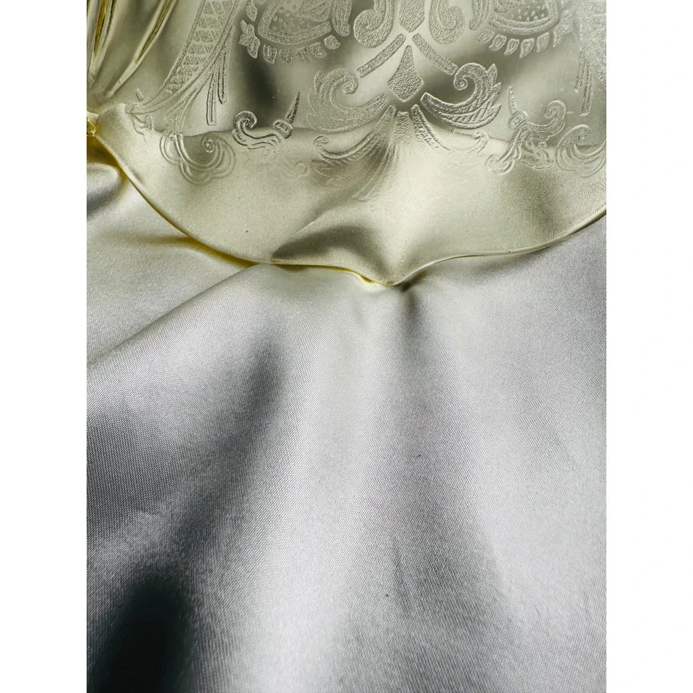 Lancaster Landrum Topaz Yellow Etched Glass 3 Footed Bowl Scalloped 8.5